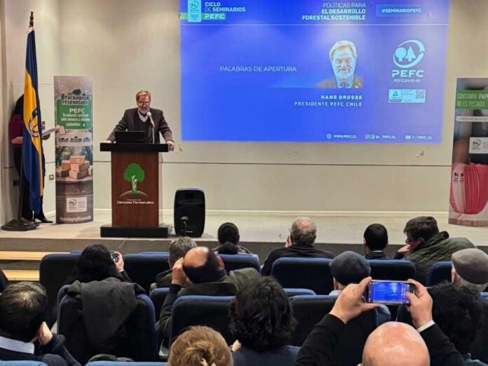 Seminario de PEFC en Concepción destacó la urgencia de políticas integradas para un desarrollo forestal sostenible