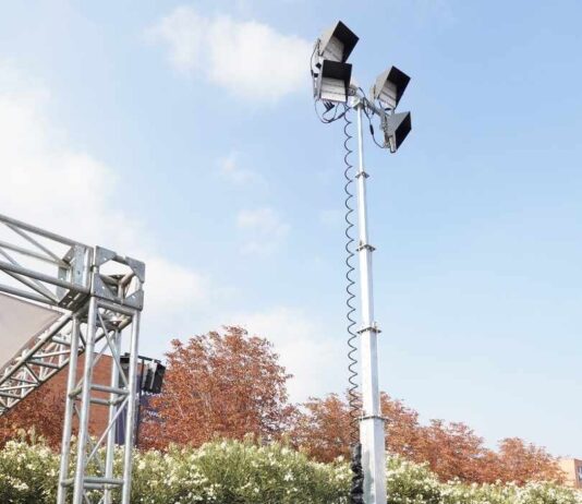 Torres solares hechas en Chile: tecnología limpia para iluminar el futuro energético del país