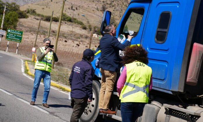 Autoridades de Vicuña y del agro coordinan acciones de prevención por la Mosca de la Fruta