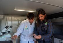 Estudiantes aprenden a producir insectos benéficos en Coquimbo