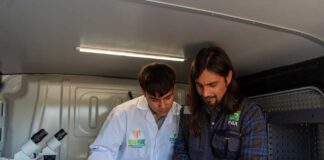 Estudiantes aprenden a producir insectos benéficos en Coquimbo