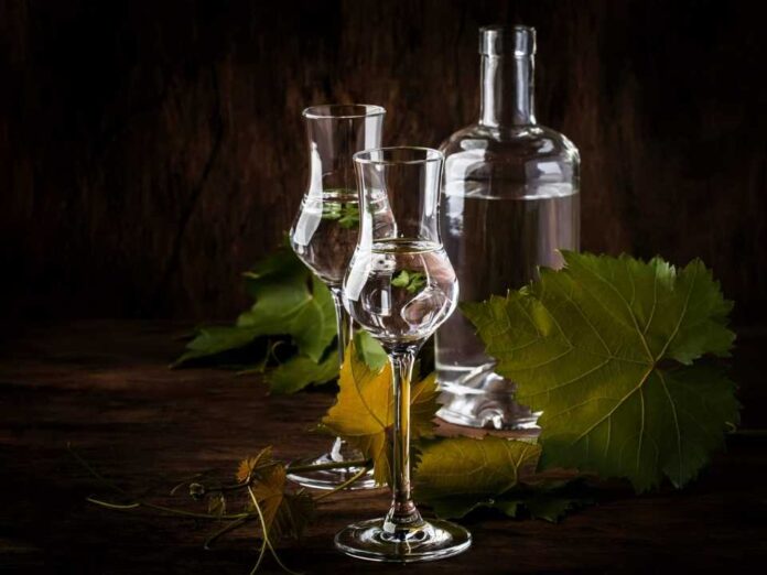 Orgullo nacional: Pisco chileno gana Doble Oro y es elegido “Destilería de Pisco del Año” en Asia