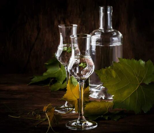 Pisco Chileno derrota a Perú y brilla en competencia internacional en Asia