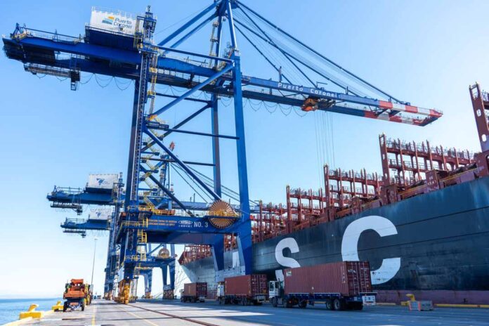 Puerto Coronel se instala como el terminal de contenedores con el mejor desempeño en Chile y queda en la posición 40 a nivel mundial