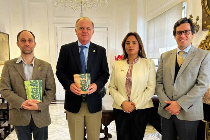 SNA y Cónsul de Bolivia buscan fomentar el uso de la Visa Mercosur para trabajadores agrícolas
