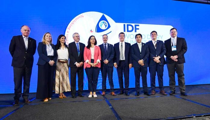 El protocolo es impulsado por la IDF y la FAO. UdeC es la primera universidad del mundo en adherir declaración sobre producción sustentable de leche, Cumbre Mundial de la Leche