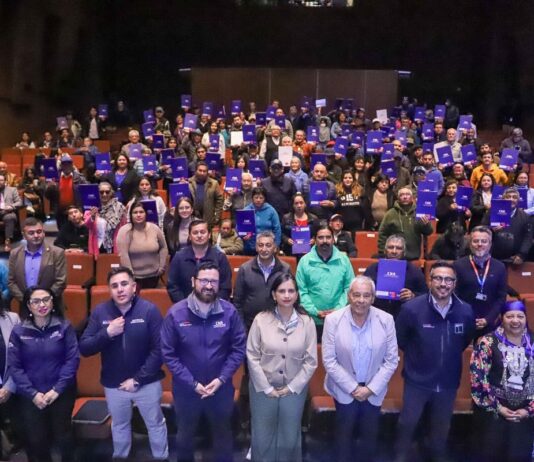 Ministra Ignacia Fernández encabeza entrega de bonos de riego por $3.500 millones en La Araucanía Ministra Ignacia Fernández encabeza entrega de bonos de riego por $3.500 millones en La Araucanía