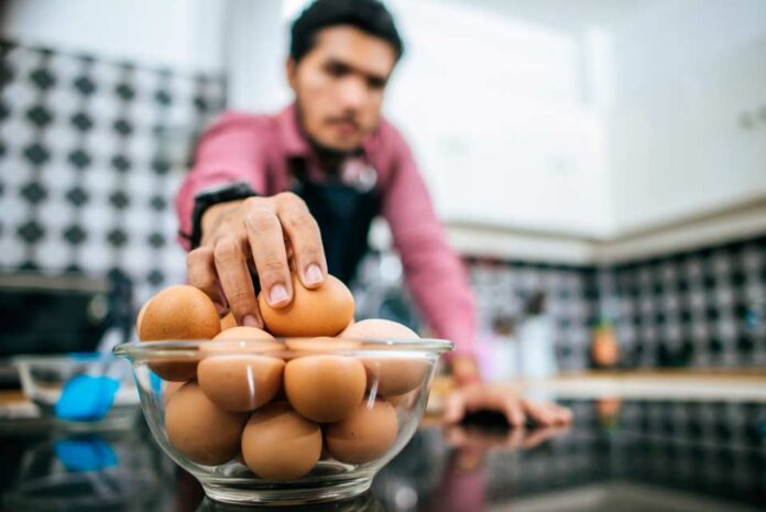 Advierten riesgo de salmonella en huevos sin control sanitario