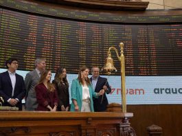 Arauco celebra campanazo en la Bolsa de Santiago tras realizar la mayor emisión de bono corporativo en la historia de Chile