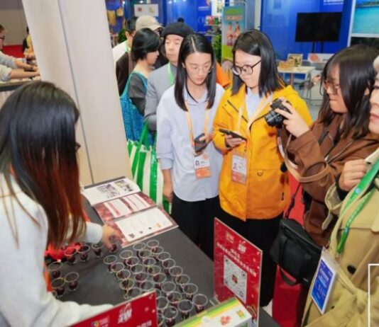 China: Cereza, la fruta estrella del pabellón chileno en CIIE 2025