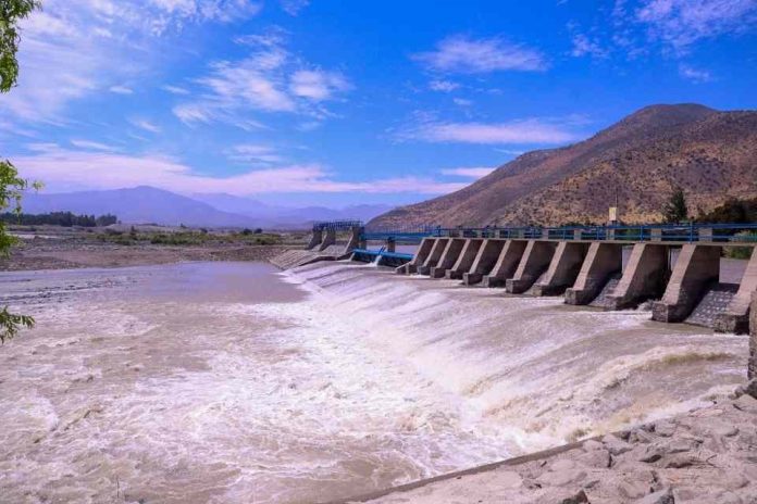 Inauguran obra de reparación de la bocatoma de la ribera sur del Río Cachapoal que beneficia a más de 2.500 regantes de la región de O’Higgins Inauguran obra de reparación de la bocatoma de la ribera sur del Río Cachapoal que beneficia a más de 2.500 regantes de la región de O’Higgins