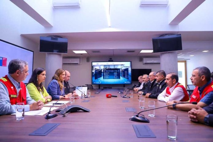 Ministerio de Agricultura, Senapred y Bomberos fortalecen coordinación para enfrentar incendios forestales a través de nuevos protocolos operativos