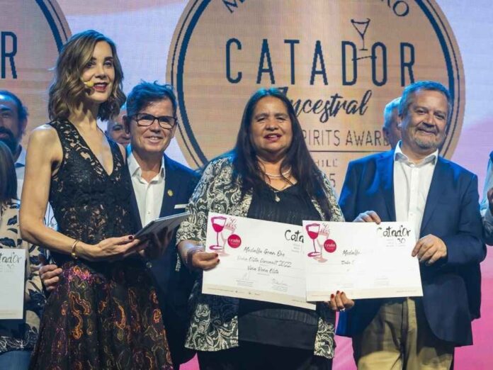 Viña Doña Elita obtiene Gran Oro y otras 10 viñas familiares campesinas logran 14 medallas de oro.