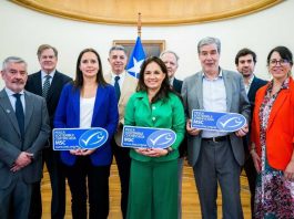 Pescadores Industriales presentan a Cancillería la recertificación internacional que acredita al jurel chileno como pesquería sostenible