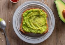 Producción de palta en Chile: especialistas llaman a tomar conciencia sobre su repercusión ecológica y social Producción de palta en Chile: especialistas llaman a tomar conciencia sobre su repercusión ecológica y social