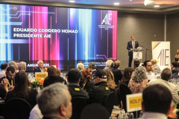 Eduardo Cordero Homad, presidente de la Asociación de la Industria Eléctrica – Electrónica de Chile, AIE, destacó los esfuerzos realizados para posicionar la tecnología chilena y entregó su visión respecto a las proyecciones del sector.