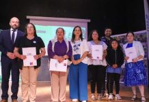 Ministra de Agricultura encabeza seminario junto a mujeres productoras de la región del Maule Ministra de Agricultura encabeza seminario junto a mujeres productoras de la región del Maule