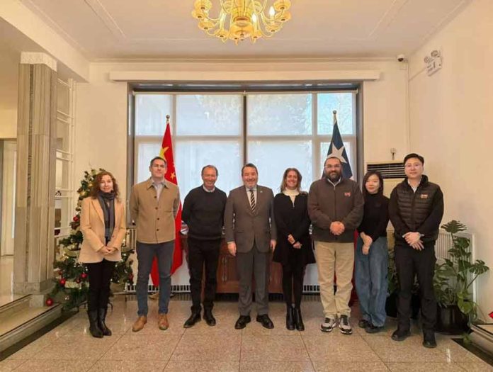 Frutas de Chile y representantes de la Embajada de Chile en China ultiman detalles del gran evento promocional de la cereza «Ice and Snow Festival»