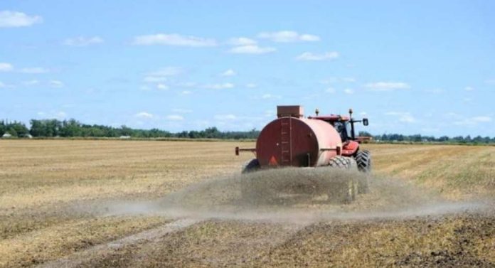 Bruselas propone suspender los aranceles a la importación de fertilizantes nitrogenados