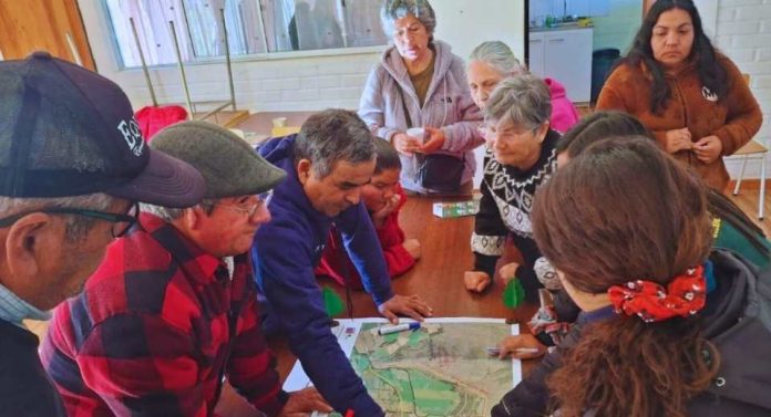 CONAF capacita a residentes de Los Cerrillos de Catemu en prevención de incendios forestales
