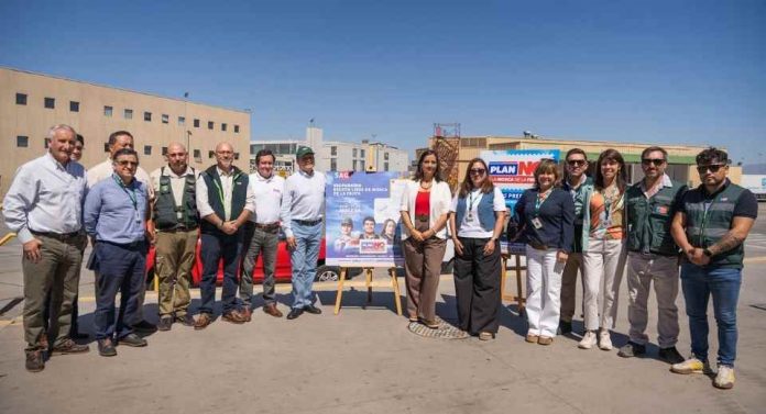 Ministra Fernández visita puerto terrestre de Los Andes y destaca erradicación de la mosca de la fruta en región de Valparaíso