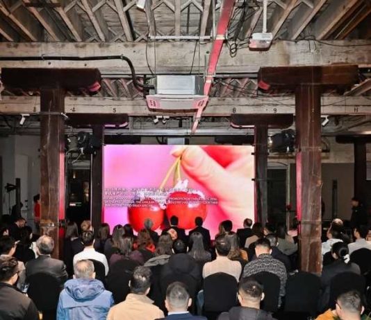 Autoridades chilenas reconocen trabajo conjunto entre exportadores chilenos de cerezas y trade chino Autoridades chilenas reconocen trabajo conjunto entre exportadores chilenos de cerezas y trade chino