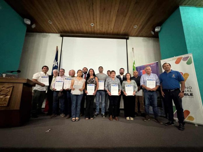 CNR y GORE lanzan programa de seguimiento a proyectos de riego y entregan 141 bonos por cerca de $5 mil millones