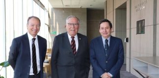 Noticia: Frutas de Chile presenta hoja de ruta al Ministerio de Agricultura...