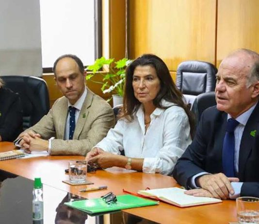 Ministro Campos y subsecretario Venezian se reúnen con directiva de la Sociedad Nacional de Agricultura
