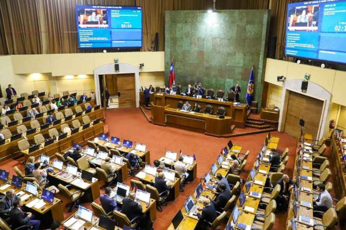 Proyecto de ley de incendios forestales pasa a comisión mixta y continúa tramitación en el Congreso