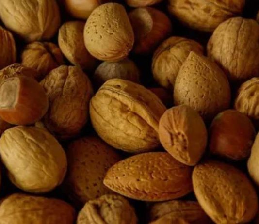 Unión Europea Unión de Uniones pide a la UE frenar un reglamento que abre la puerta a frutos secos de EE.UU. sin aranceles