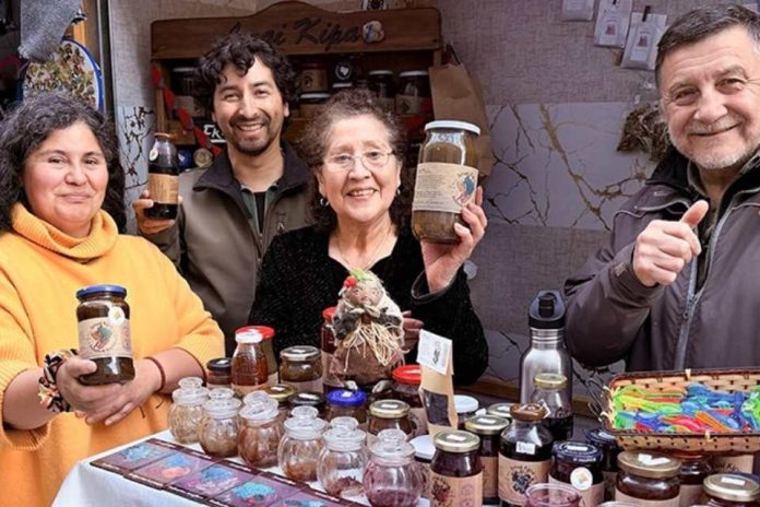 Agricultora Patricia Delgado renovó el Sello Manos Campesinas con productos de calafate y ruibarbo