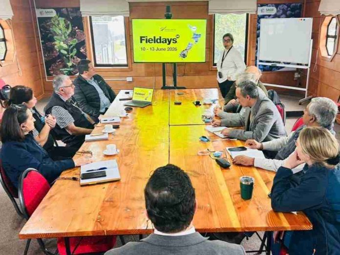 Aproleche Osorno y gremios agrícolas se reunieron con representantes de Field Days de Nueva Zelanda Aproleche Osorno y gremios agrícolas se reunieron con representantes de Field Days de Nueva Zelanda