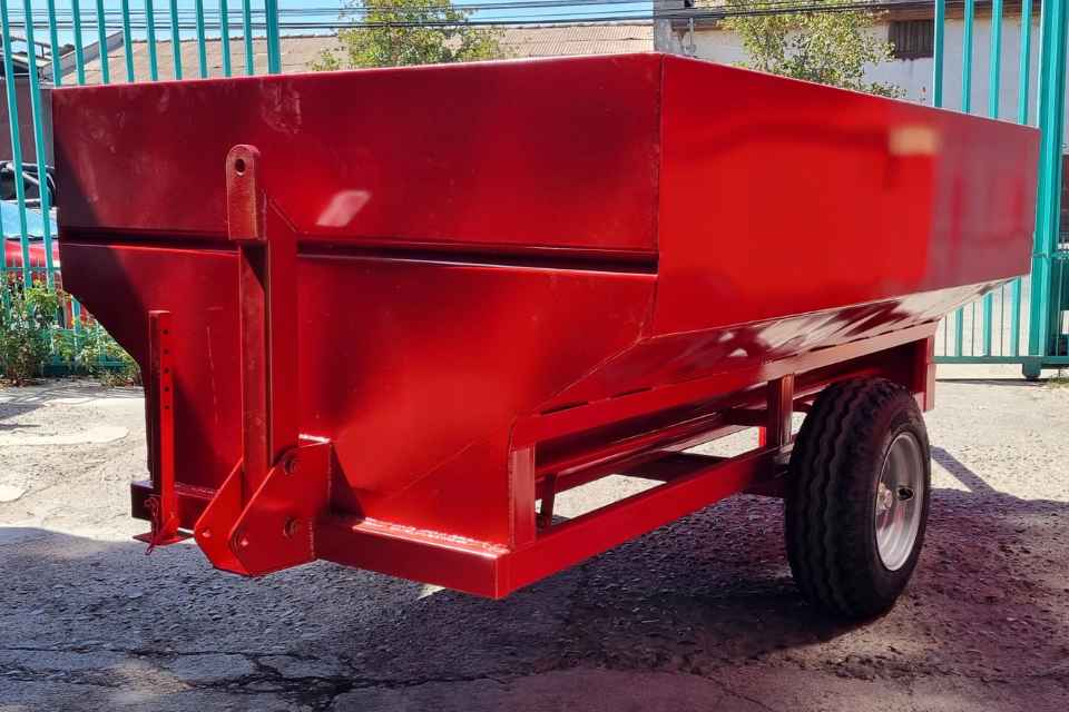 Carro cónico con descarga inferior, carros cosecheros Agromaci