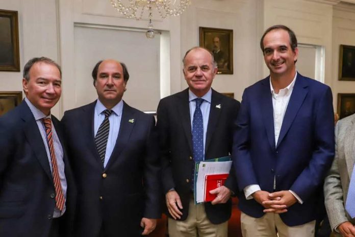Frutas de Chile participa en encuentro del Ministro de Agricultura con Consejo de la SNA