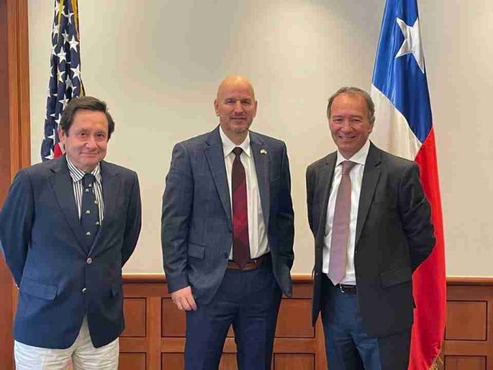 Frutas de Chile se reúne con Embajador de Estados Unidos en Chile