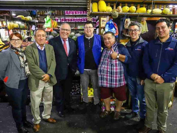 Ministro de Agricultura refuerza trabajo con la Vega Central y destaca estabilidad en el precio de los alimentos Ministro de Agricultura refuerza trabajo con la Vega Central y destaca estabilidad en el precio de los alimentos