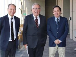 Ministro de Agricultura se reúne con Directorio de Frutas de Chile