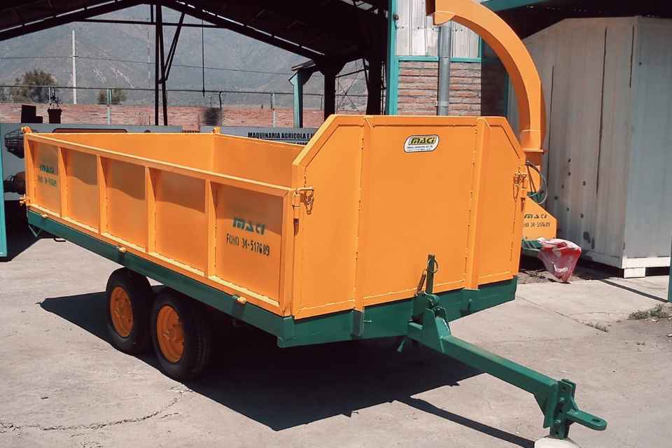 Plataforma plana con barandas, carros cosecheros Agromaci