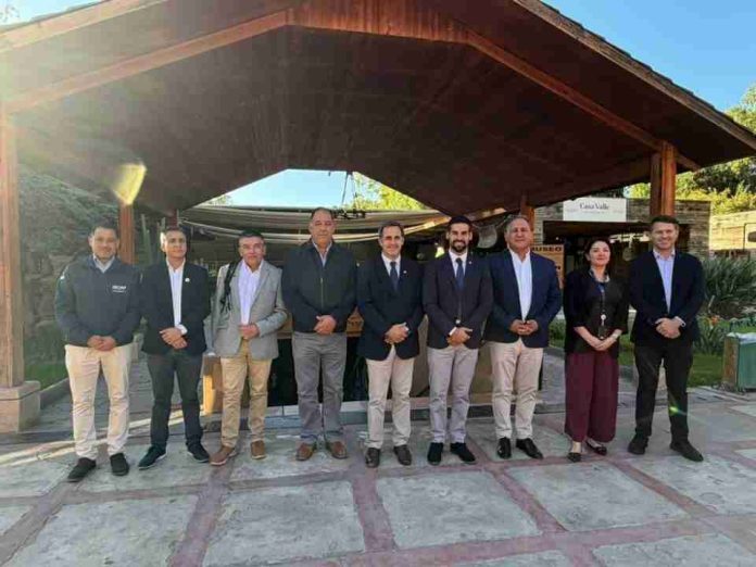 Subsecretario Francesco Venezian se reúne con pisqueros y reafirma respaldo del Gobierno al desarrollo del sector Subsecretario Francesco Venezian se reúne con pisqueros y reafirma respaldo del Gobierno al desarrollo del sector