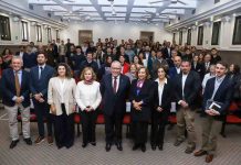 Ministro de Agricultura pone el foco en el futuro del sector agrícola y forestal en conversatorio UC