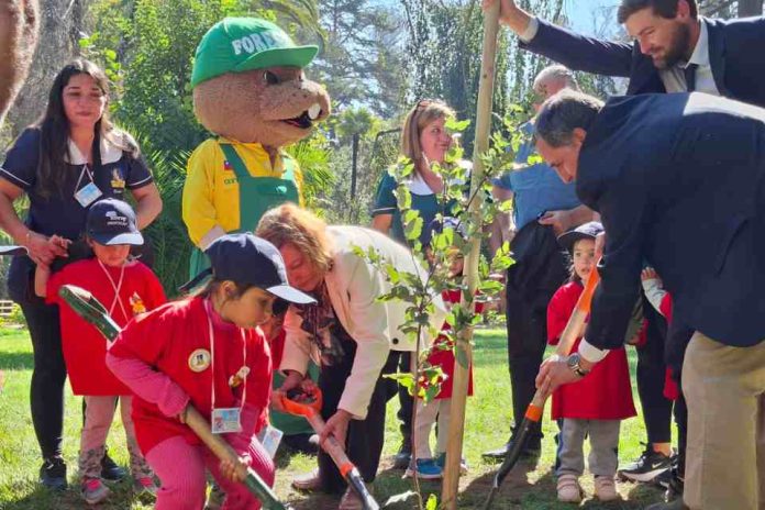Ministerio de Agricultura impulsa la restauración del Jardín Botánico de Viña del Mar con donación de especies nativas
