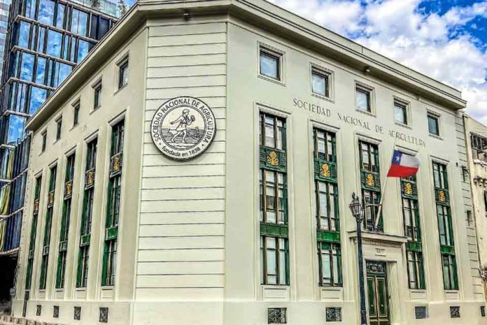 188 Años sembrando futuro para Chile 188 Años sembrando futuro para Chile