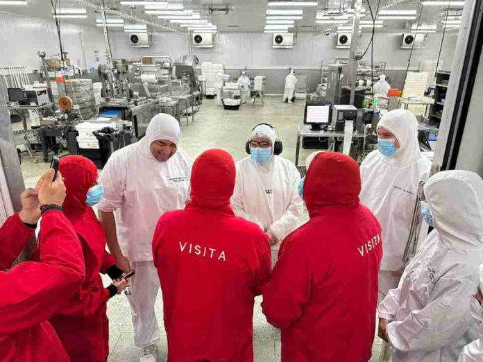 Autoridades del Trabajo visitaron Cecinas Llanquihue y reforzaron el diálogo con el sector productivo