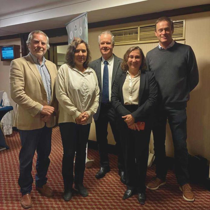 Agricultura regenerativa y gestión hídrica: Carlos Meza expone estrategias de adaptación climática en Seminario de la industria semillera 2026, en Chile