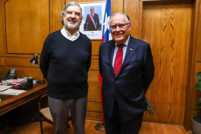 Exministro de Agricultura, Carlos Mladinic, asume como nuevo vicepresidente de FIA