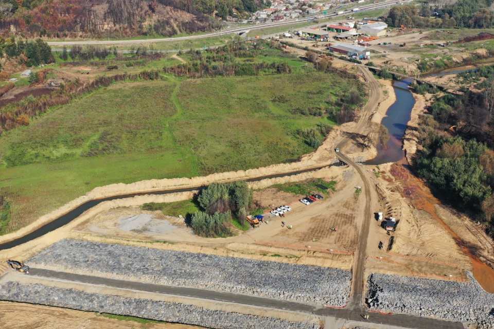 Inspeccionan obras del nuevo sedimentador del Río Andalién: presenta un 43% de avance y busca evitar históricas inundaciones en Concepción Inspeccionan obras del nuevo sedimentador del Río Andalién presenta un 43% de avance y busca evitar históricas inundaciones en Concepción