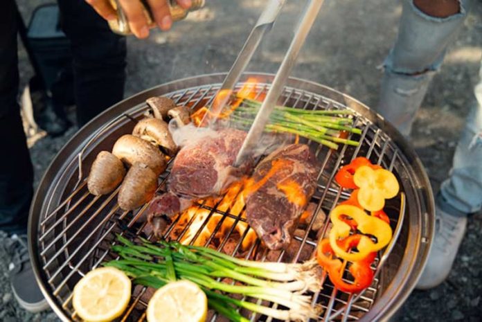 Kit parrillero esencial en Chile: qué accesorios necesitas de verdad según tu tipo de parrilla Kit parrillero esencial en Chile: qué accesorios necesitas de verdad según tu tipo de parrilla