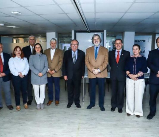 Ministro de Agricultura encabeza primera sesión del nuevo Consejo Directivo de la Fundación para la Innovación Ministro de Agricultura encabeza primera sesión del nuevo Consejo Directivo de la Fundación para la Innovación
