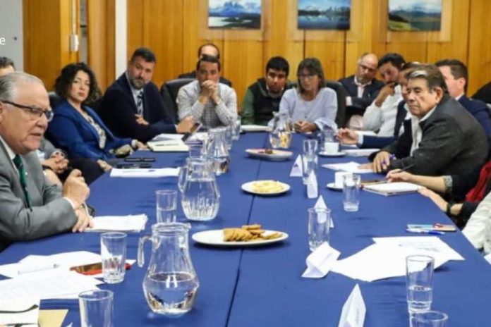 Ministro de Agricultura preside primera sesión de la Comisión Nacional del Maíz Ministro de Agricultura preside primera sesión de la Comisión Nacional del Maíz